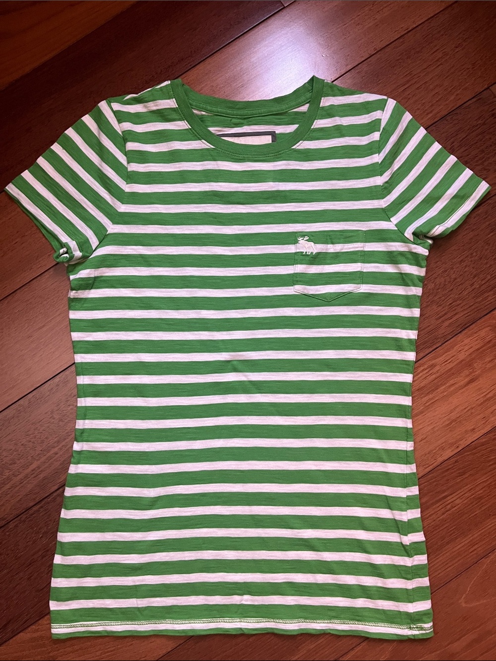 NWOT Vintage Y2K Abercrombie Moose Logo Tee